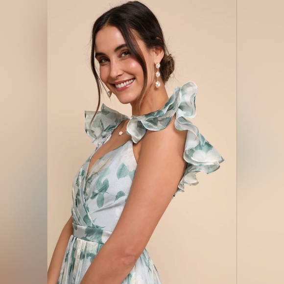 Lulus Soiree Perfection Light Blue Floral Ruffled Tiered Maxi Dress M Wedding - Picture 3 of 11